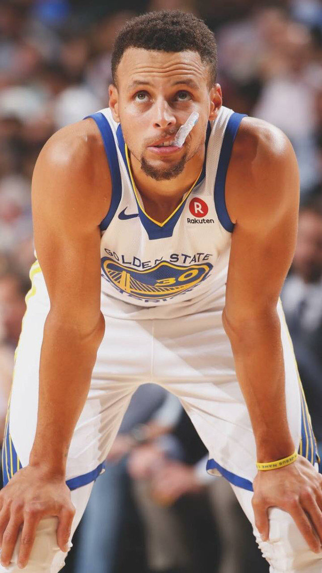 切尔西开放入场体验，可穿球鞋在斯坦福桥罚点球，价格175欧（切尔西上线球迷入场体验：可穿球鞋在斯坦福桥主罚点球，售价175欧元）