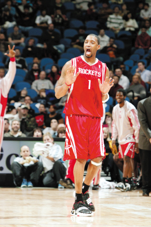 东契奇雷迪克全是背锅侠！湖人从第二暴跌到第五，罪魁祸首穿23号（东契奇、雷迪克不该背锅：湖人从第二滑到第五，关键责任人是23号）