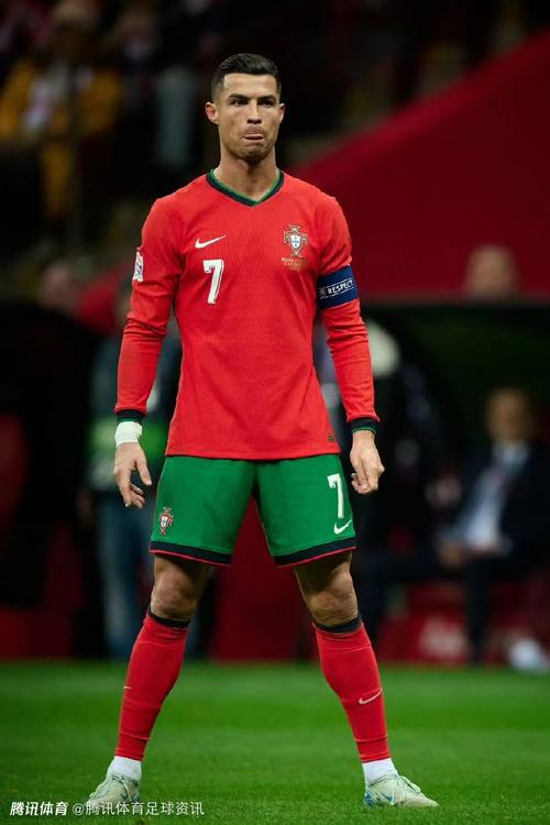 篮球勇士球员训练营表现亮眼（勇士队球员在训练营中表现出色）