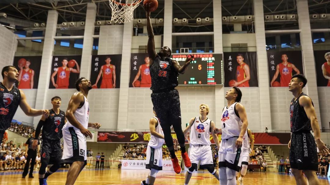 共和报：米兰罗马重启前锋互换方案，塔雷还关注雷恩前锋梅特（共和报称米兰与罗马重启前锋互换，塔雷亦关注雷恩前锋梅特）