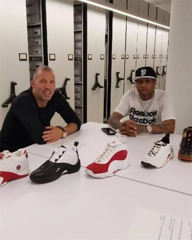 荷媒：阿贾克斯将与小克鲁伊夫会面，他是贾府新任总监候选人（荷媒：阿贾克斯将约谈小克鲁伊夫，后者是新任总监候选人）