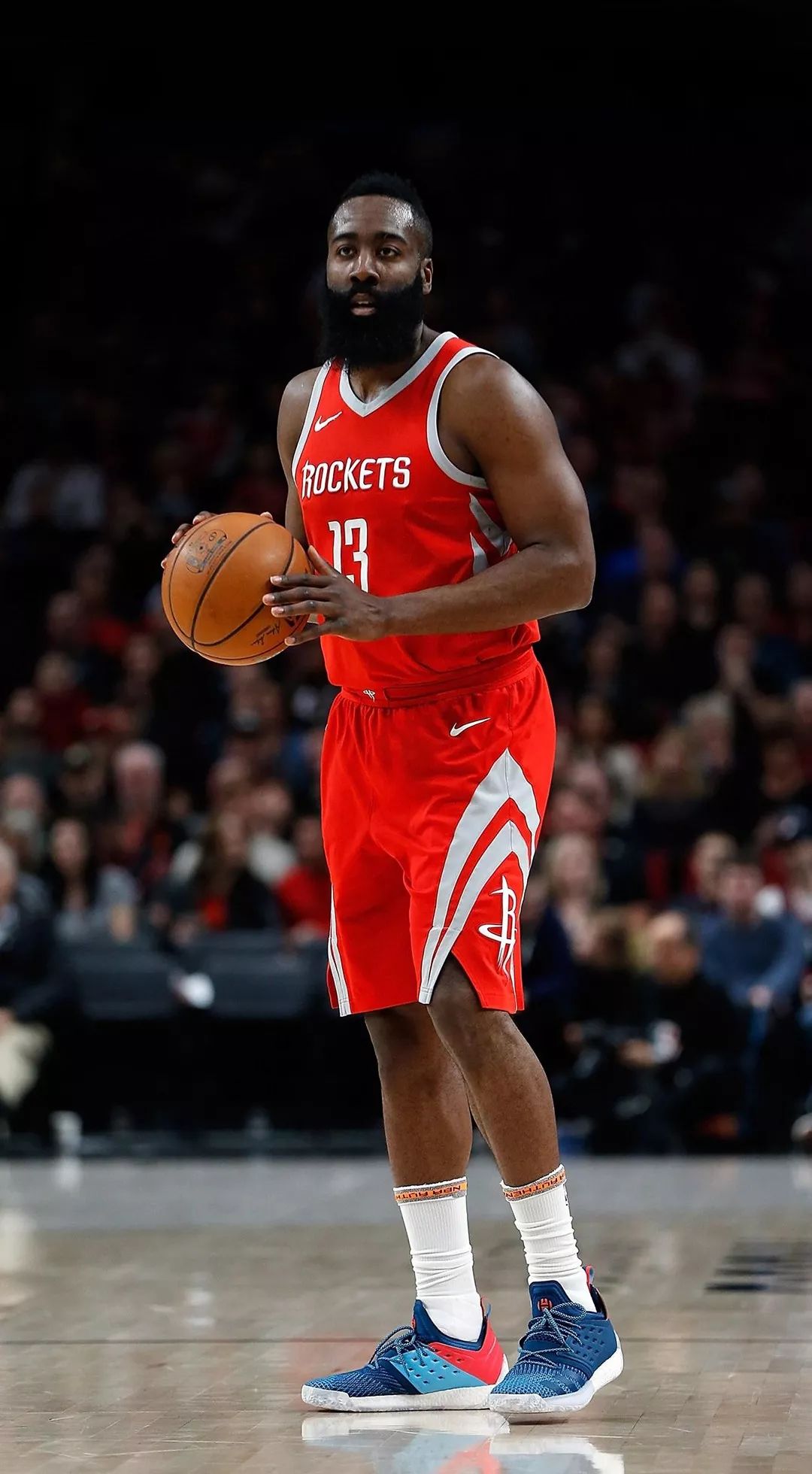 30岁以上球员身价榜：凯恩依旧榜首，基米希，B费紧随其后（30+球员身价排行：凯恩仍居第一，基米希与B费紧追其后）