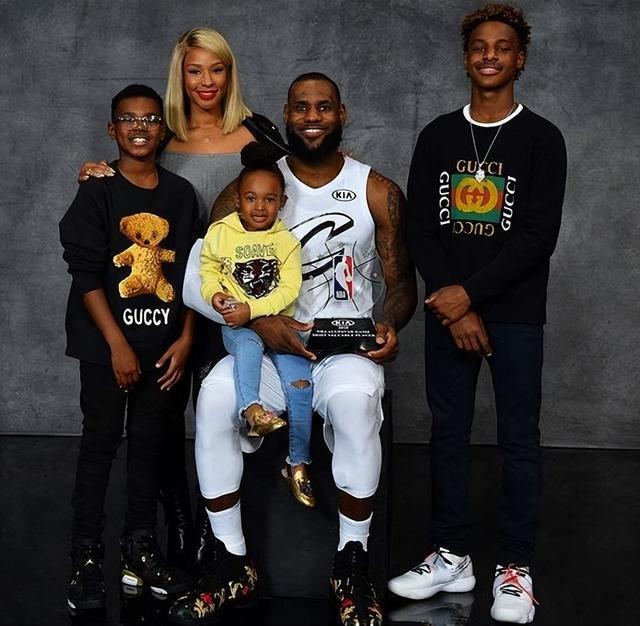 里贝里：我当时扇了卡瓦哈尔一耳光，佩佩简直想“杀”了我（里贝里回忆：掌掴卡瓦哈尔后，佩佩气得差点想“杀”我）