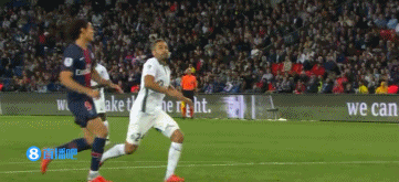 33岁内马尔爆发！17分钟戴帽救赎！3场轰5球1助，冲击明年世界杯（33岁内马尔火力全开：17分钟帽子戏法，近3战5球1助，剑指明年世界杯）