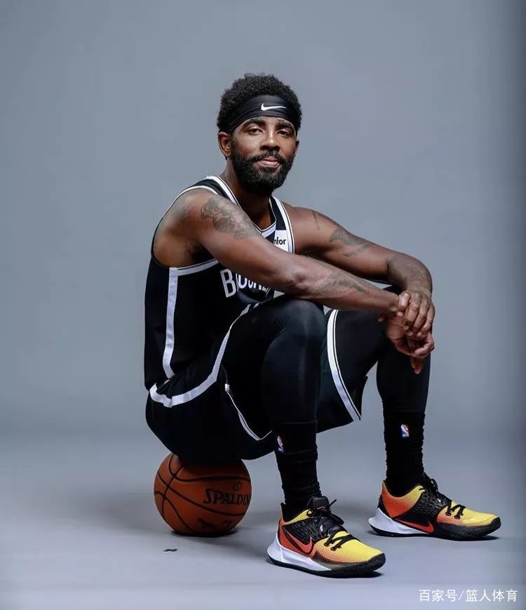 阿内·斯洛特在利物浦和解谈判后召回了穆罕默德·萨拉赫，但问题依然存在。（与利物浦言和后，阿内·斯洛特召回穆罕默德·萨拉赫，矛盾仍未解决）