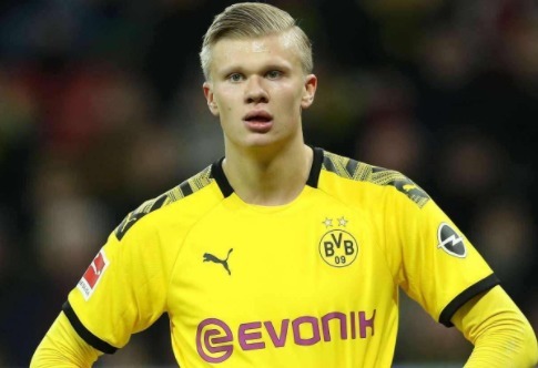 田柾国首登滚石英日韩三版封面，创杂志联动先例（田柾国首次包揽《滚石》英、日、韩三版封面，开创跨刊联动先河）